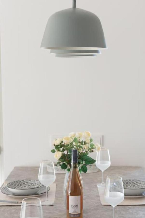 Bright Apartment In The New Building Athen Exterior foto